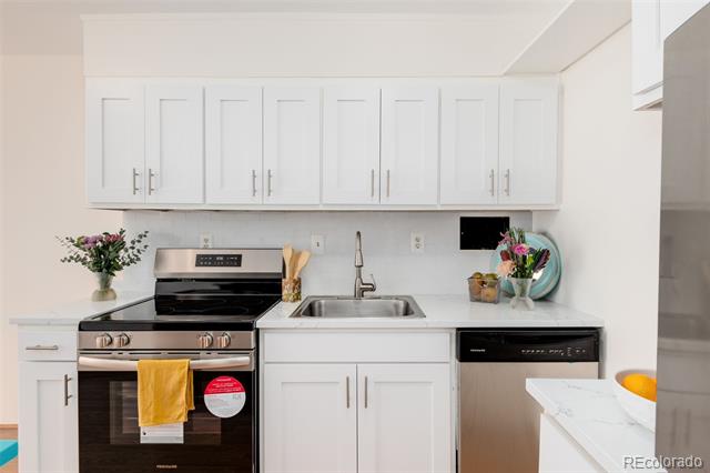 1121 Albion Street Unit: 404
