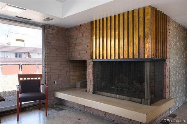 1121 Albion Street Unit: 404