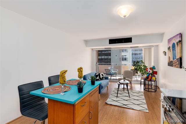 1121 Albion Street Unit: 404