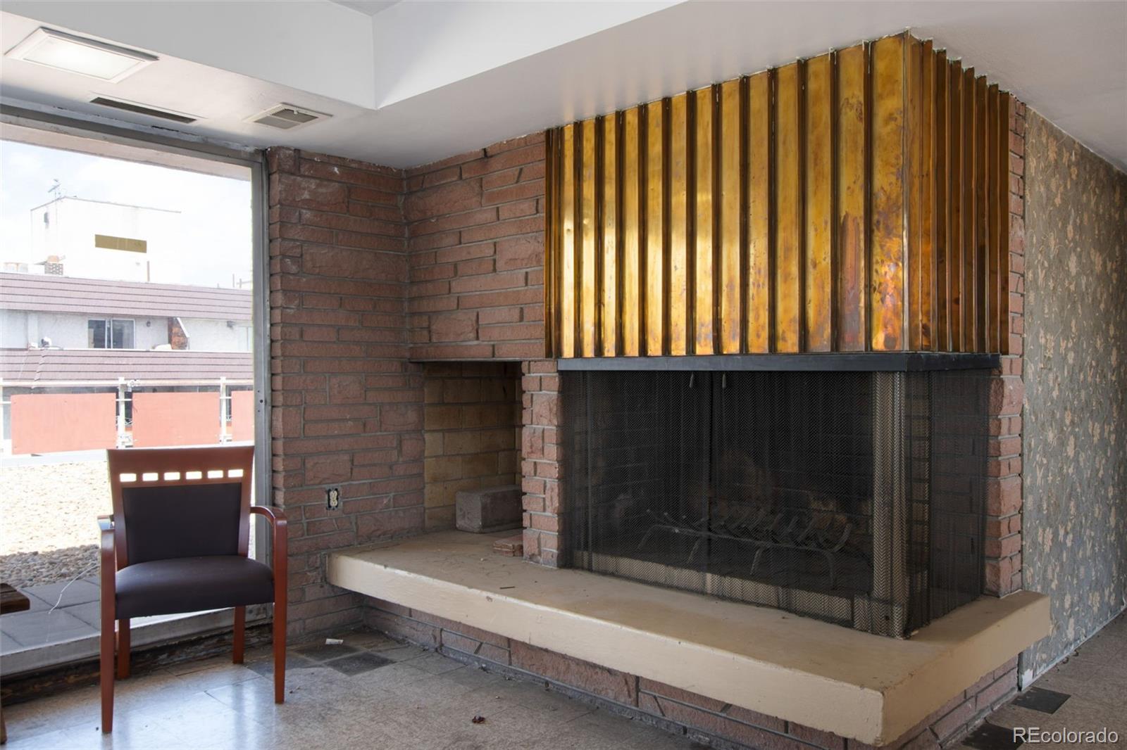1121 Albion Street Unit: 404