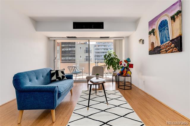 1121 Albion Street Unit: 404