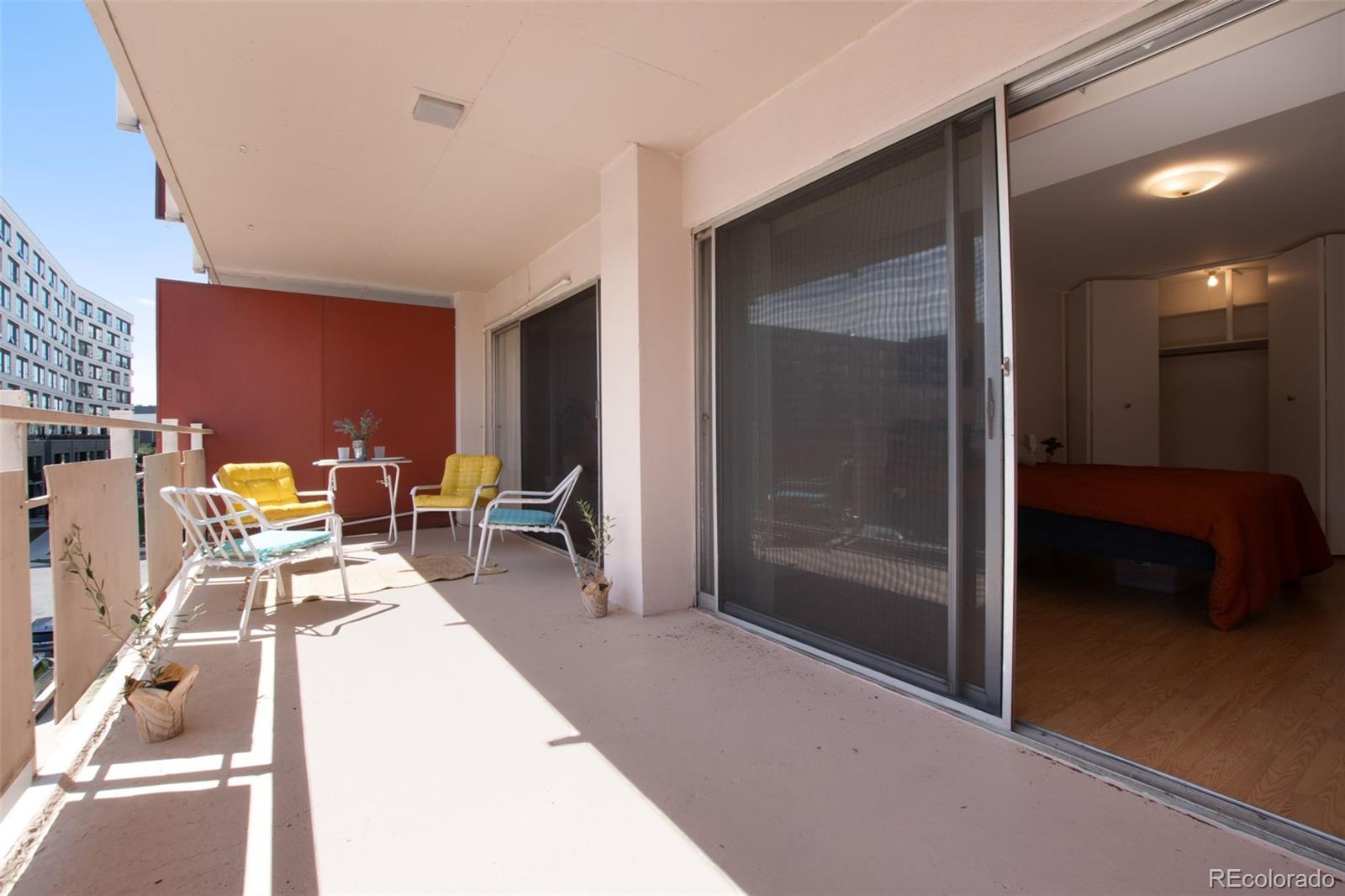 1121 Albion Street Unit: 404