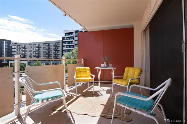 1121 Albion Street Unit: 404