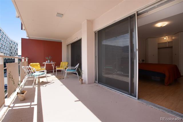 1121 Albion Street Unit: 404
