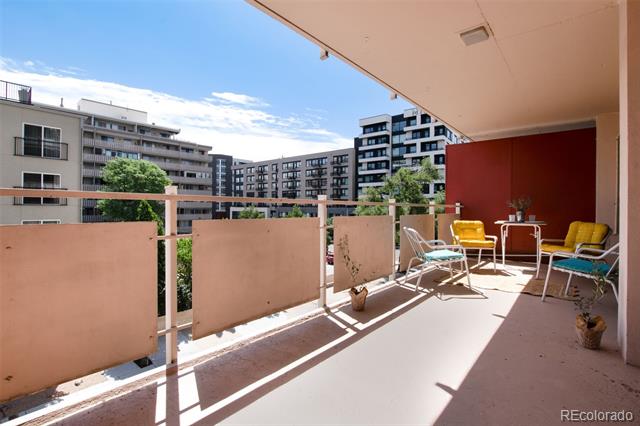 1121 Albion Street Unit: 404