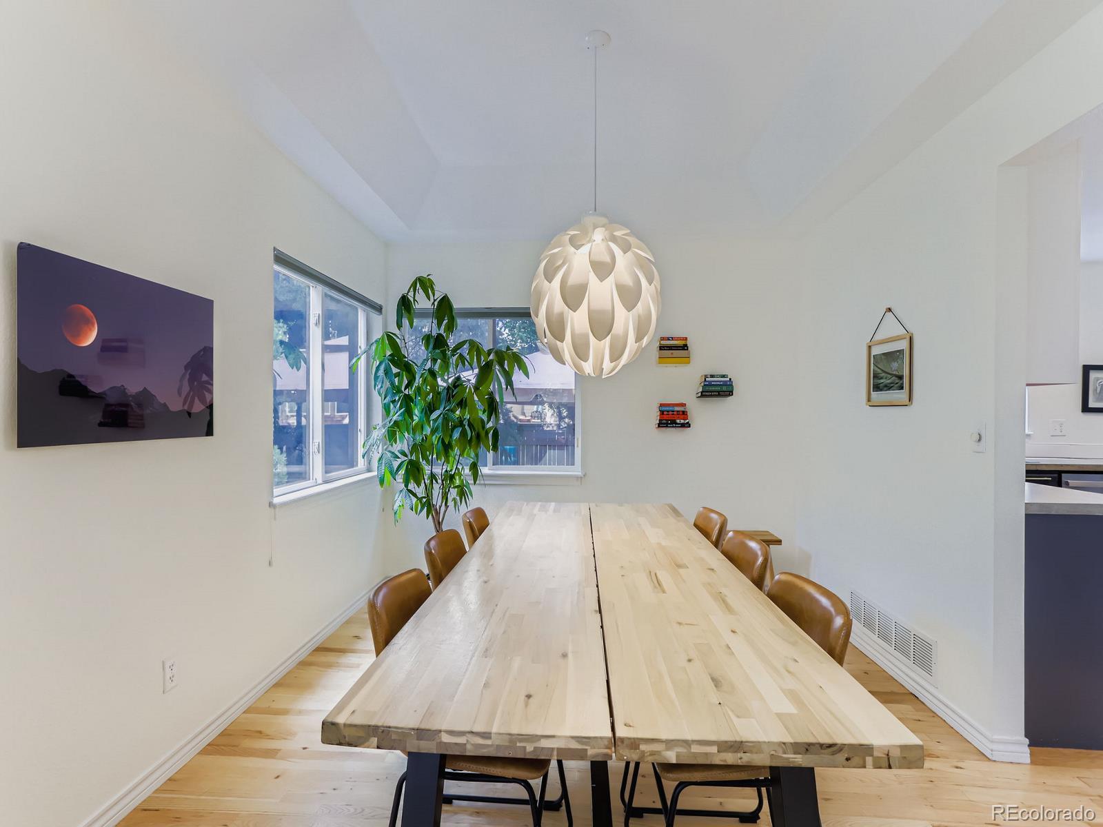 4033 Hawthorne Circle