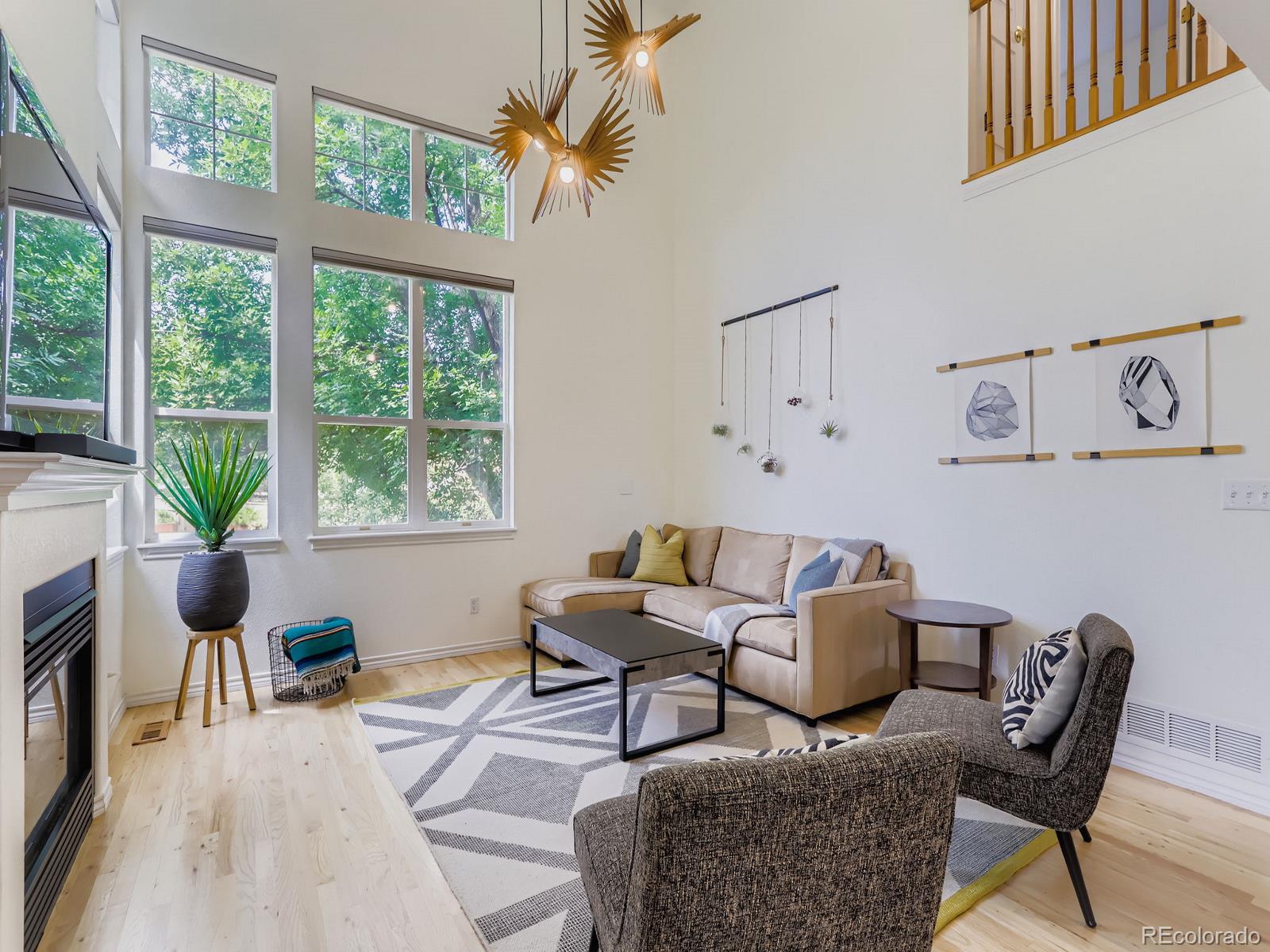 4033 Hawthorne Circle