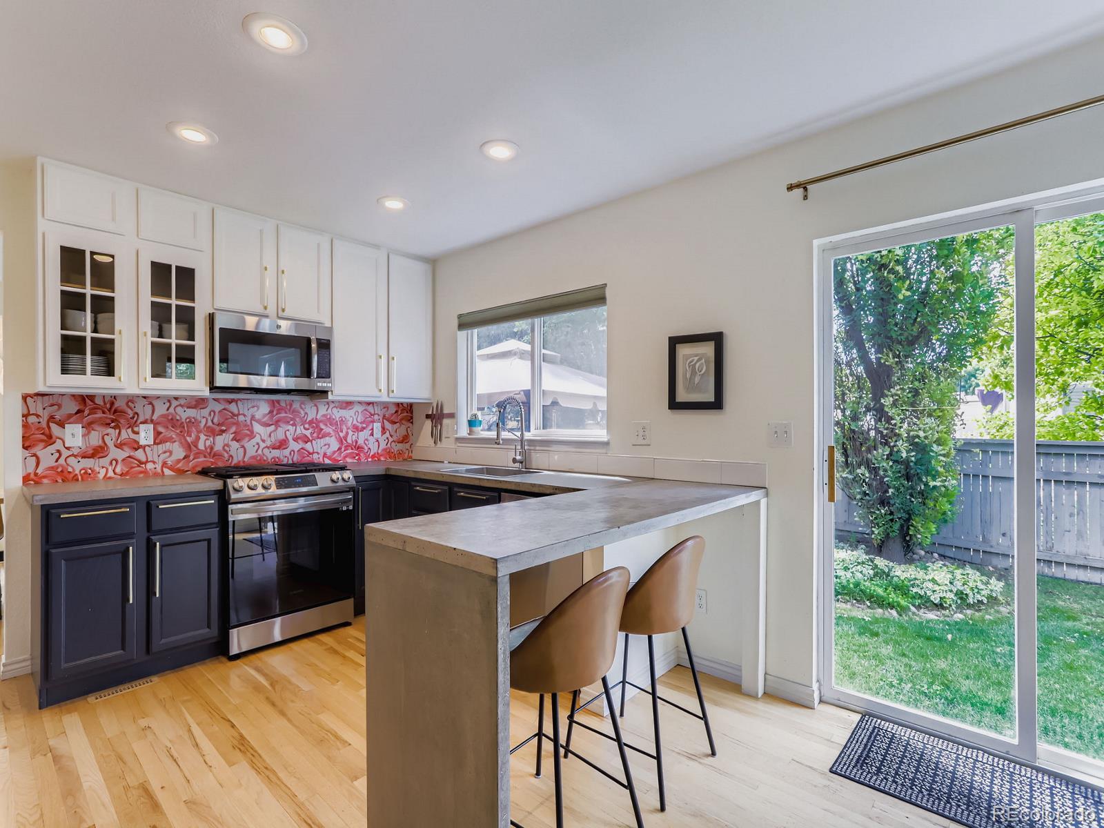 4033 Hawthorne Circle