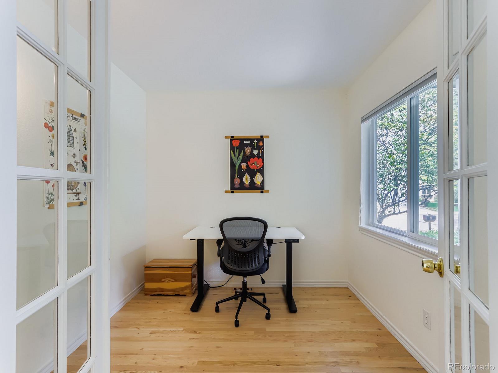 4033 Hawthorne Circle