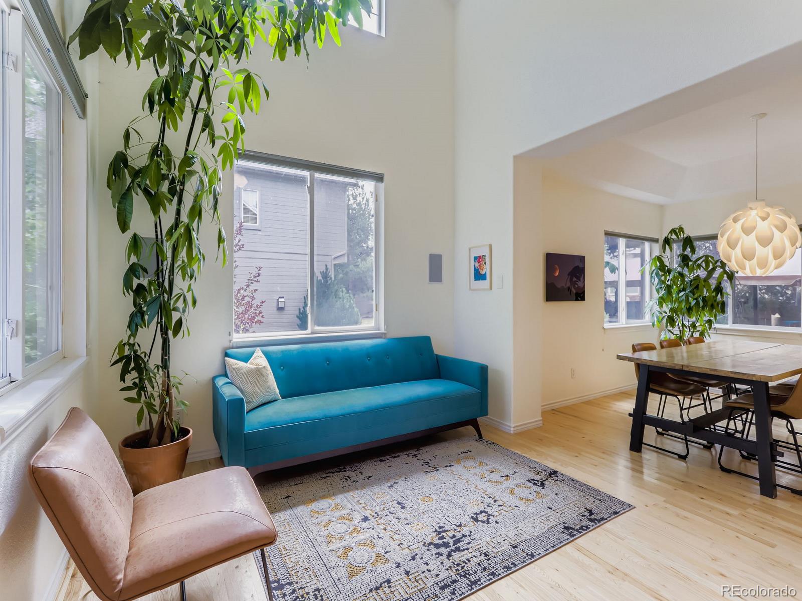 4033 Hawthorne Circle