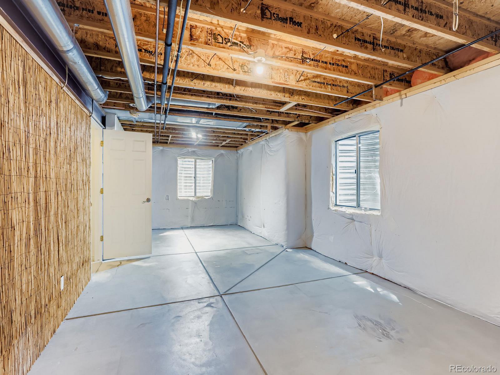 4033 Hawthorne Circle