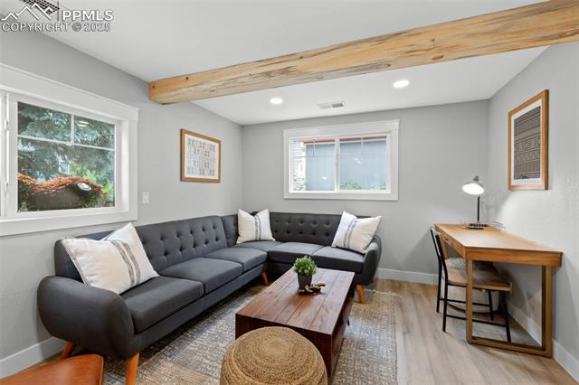 810 E Espanola Street