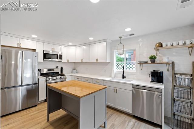 810 E Espanola Street