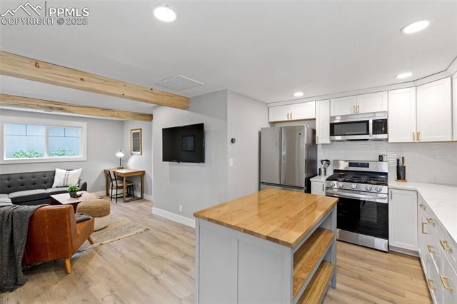 810 E Espanola Street