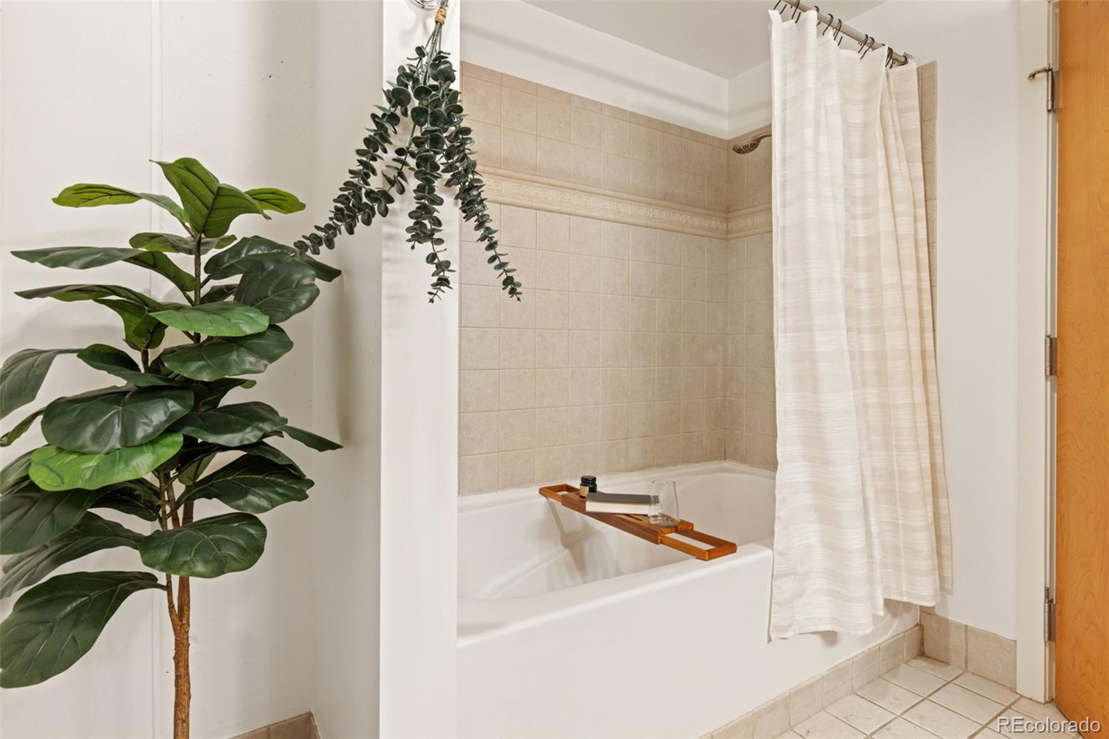 1800 Lawrence Street Unit: 408