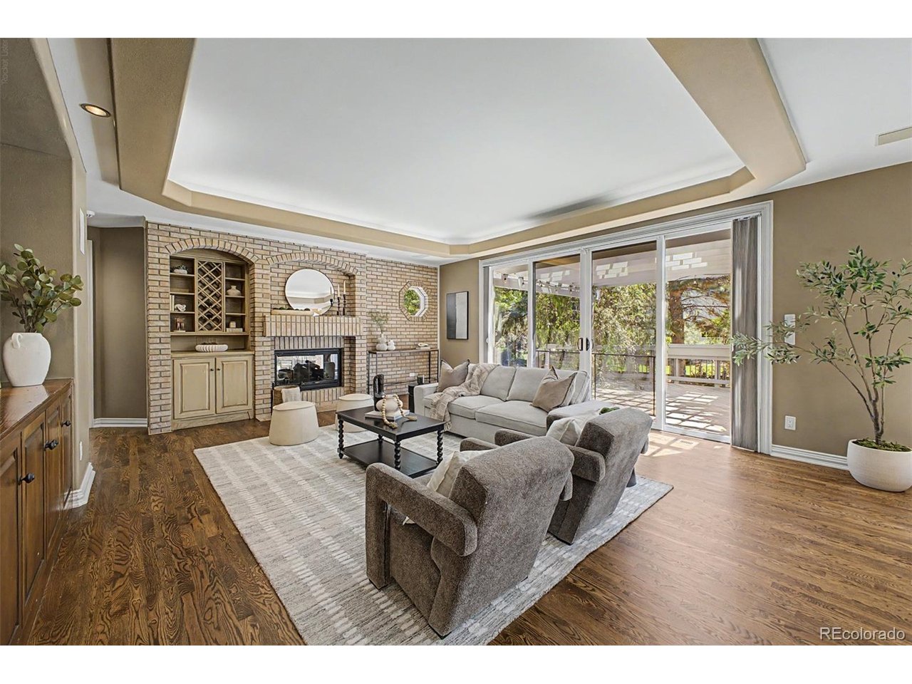 5238 E Nichols Dr