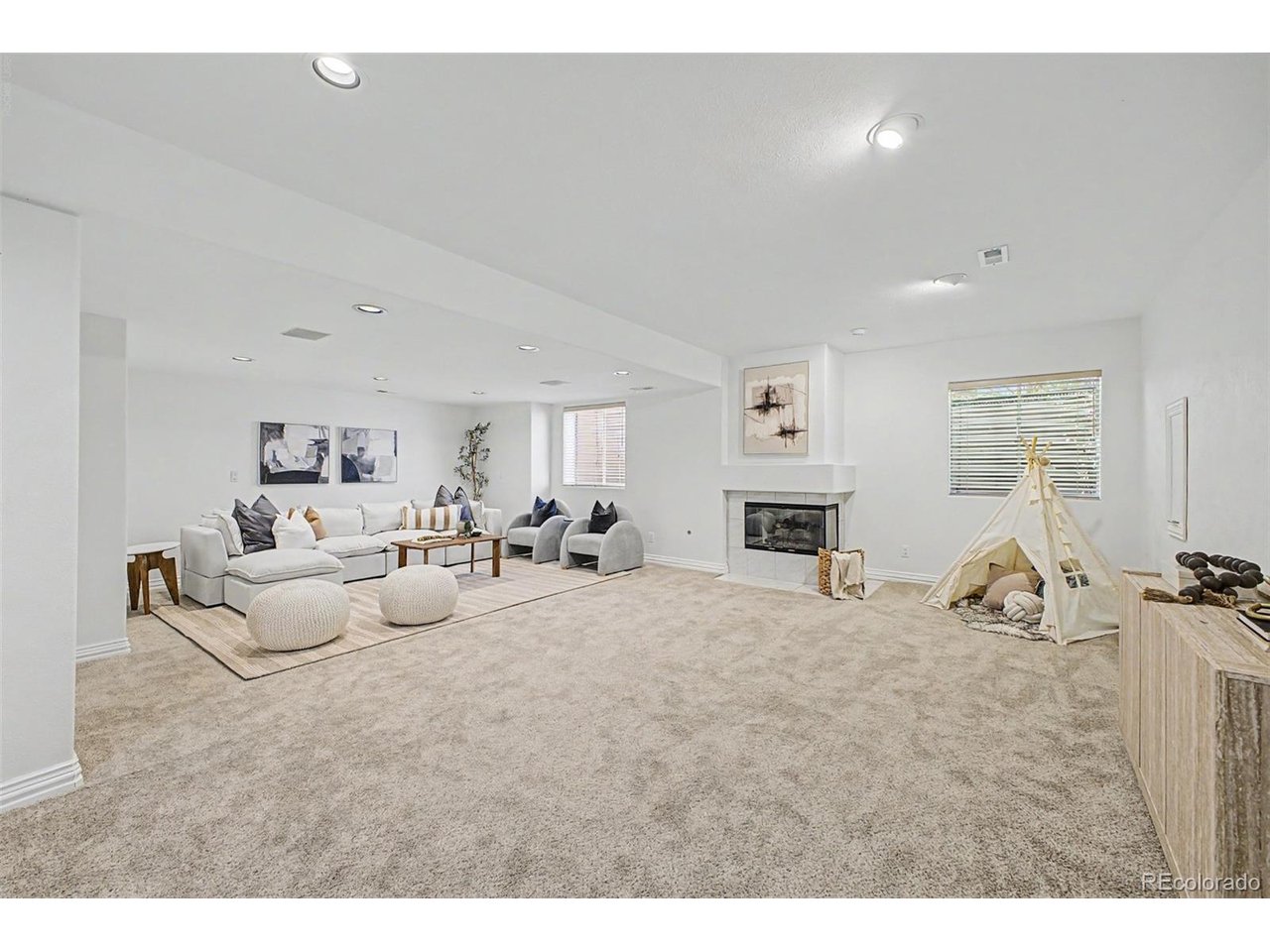 5238 E Nichols Dr