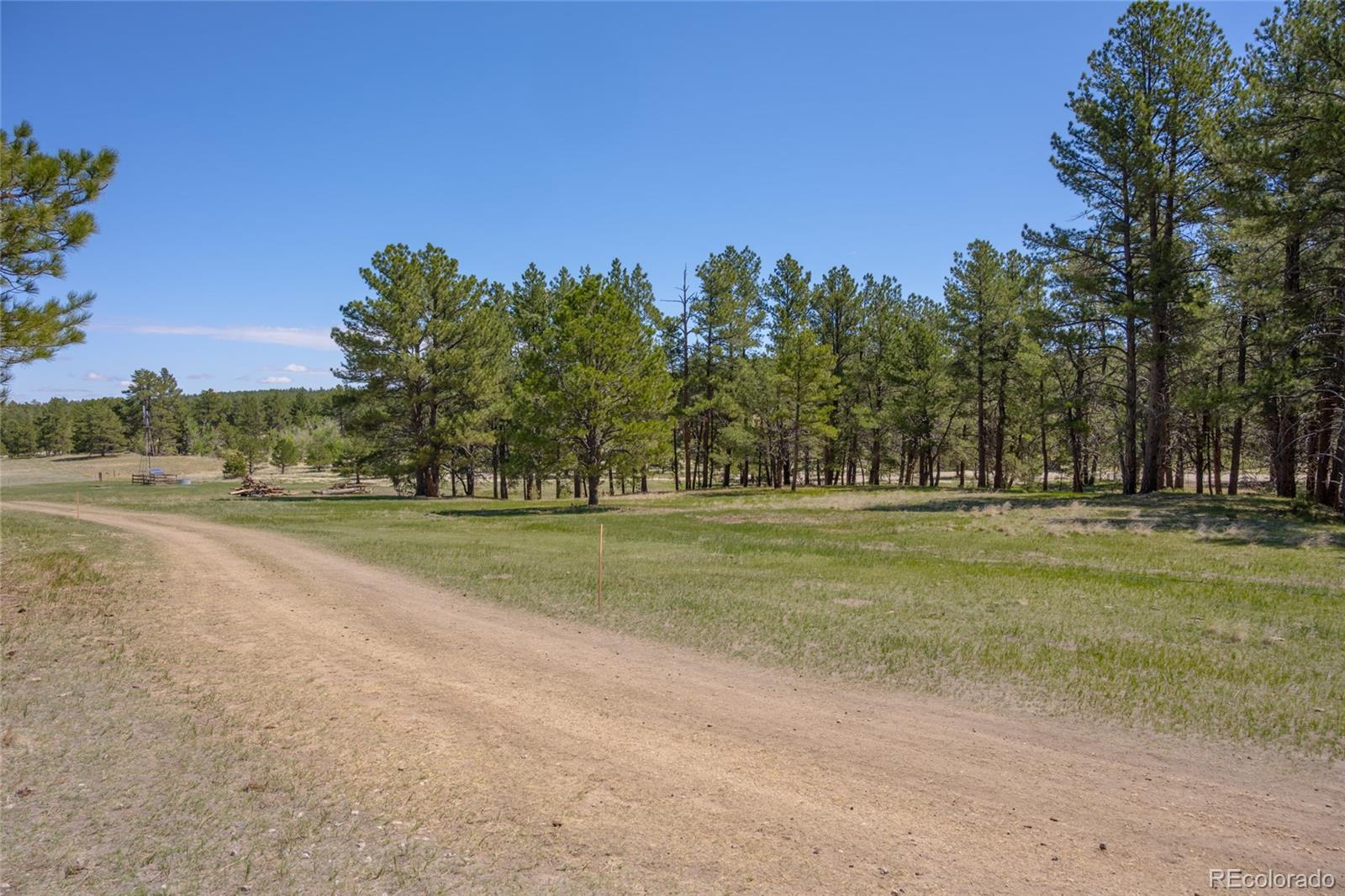 39832 Onyx Trail