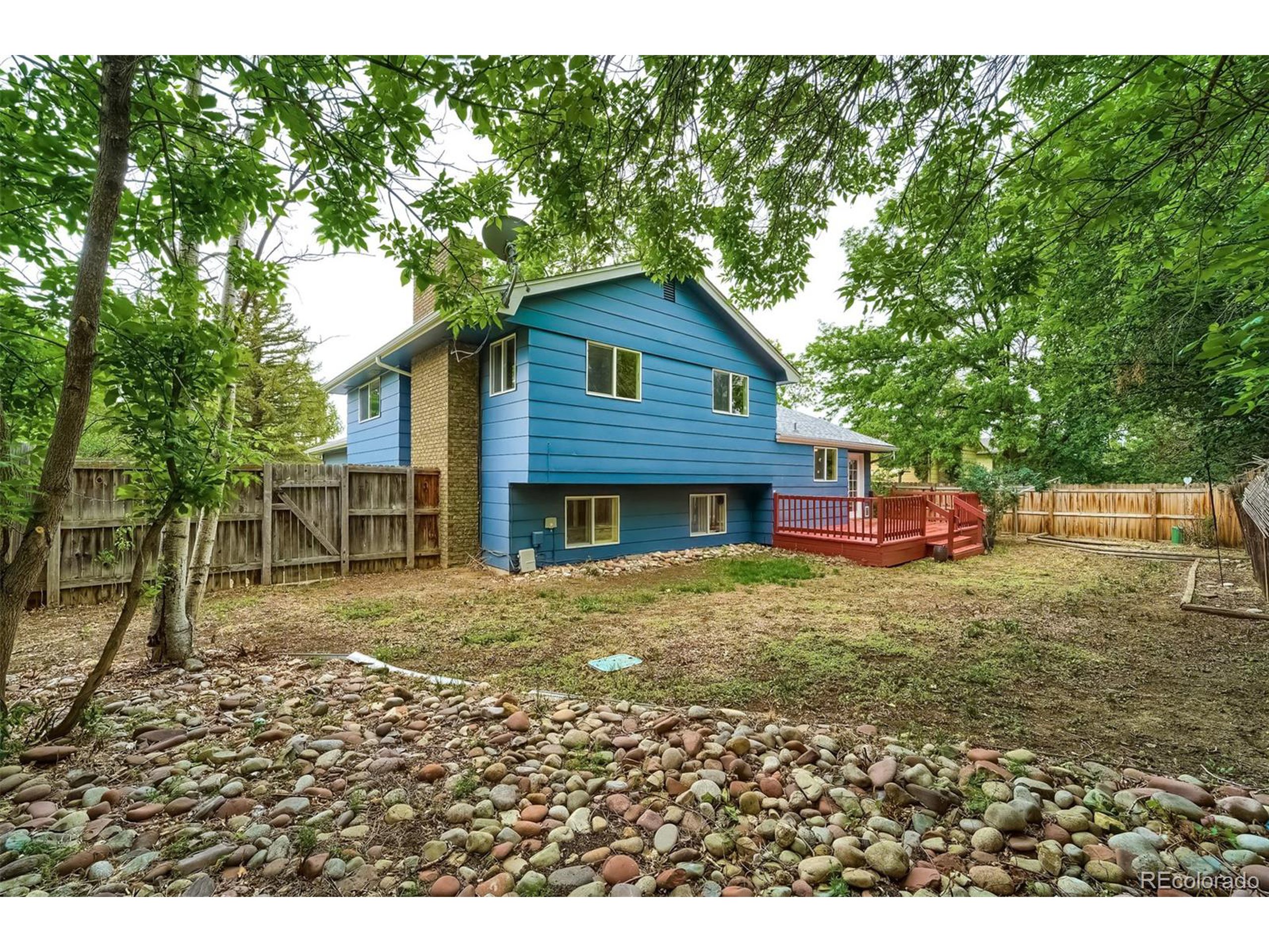 2532 Stratford Ln
