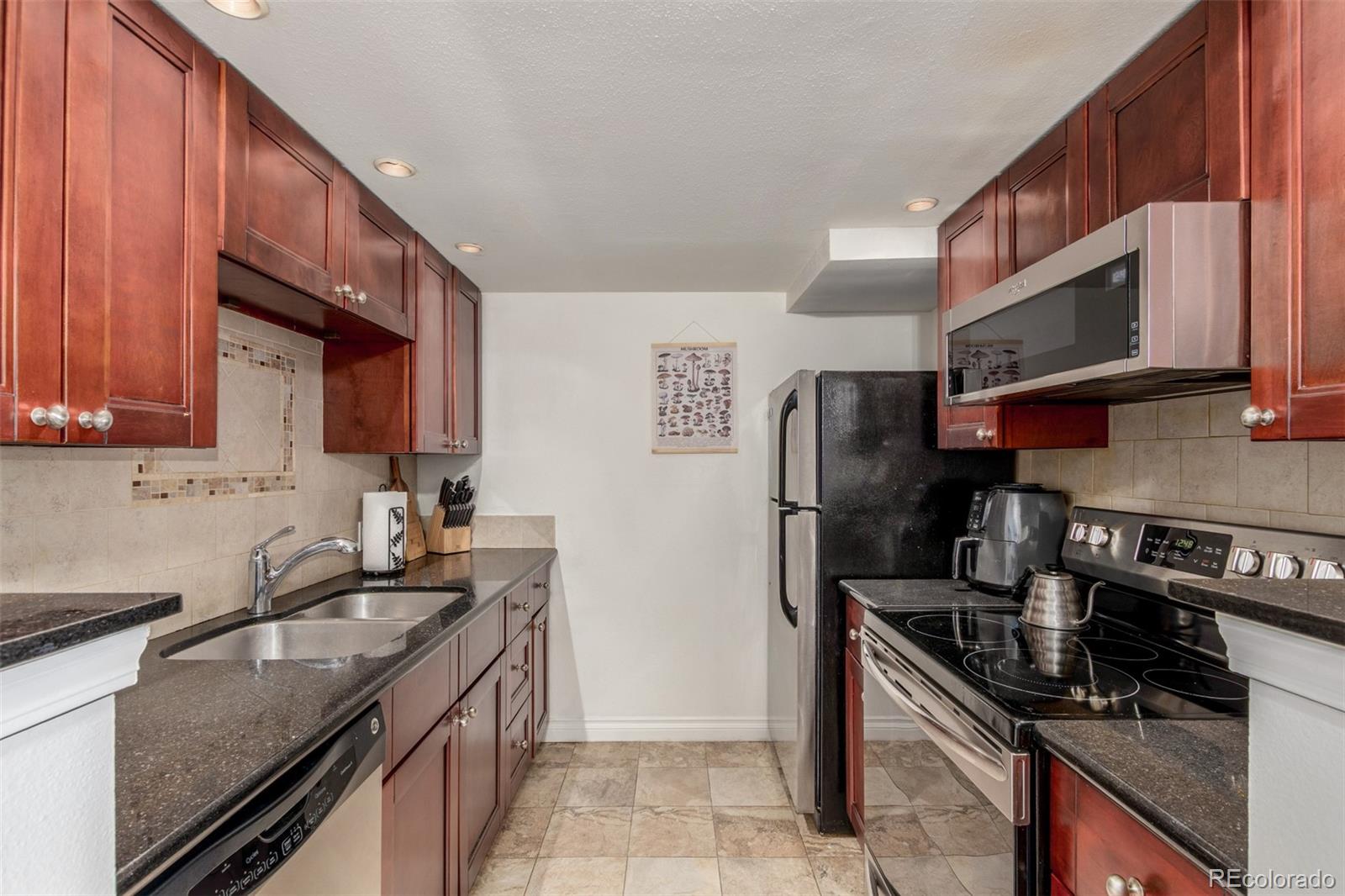 8335 Fairmount Drive Unit: 9-104