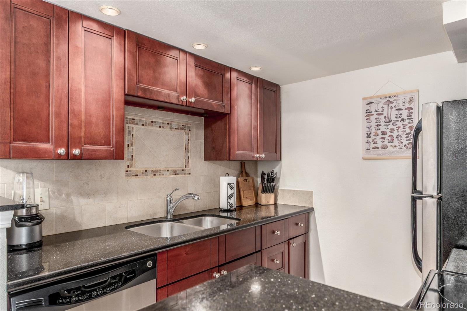 8335 Fairmount Drive Unit: 9-104