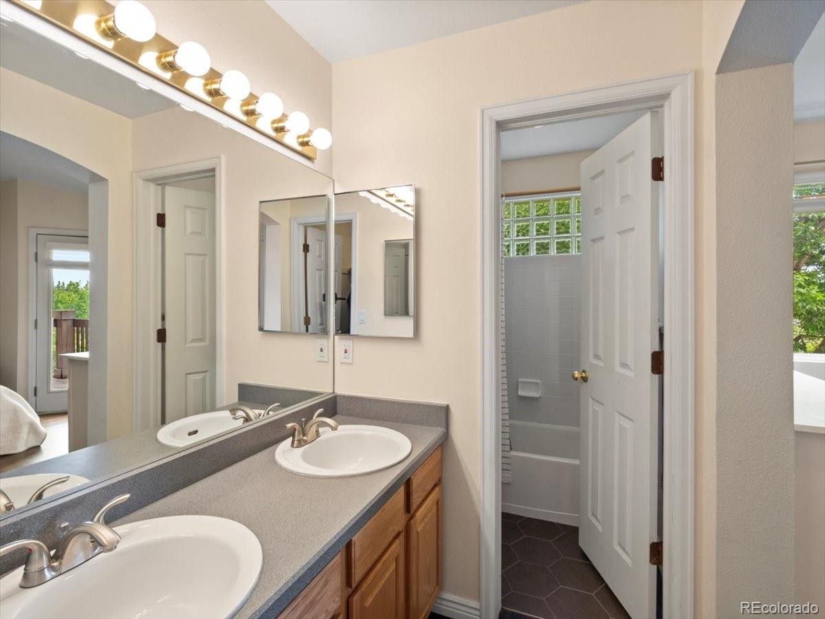 4276 S Eldridge Street Unit: 202