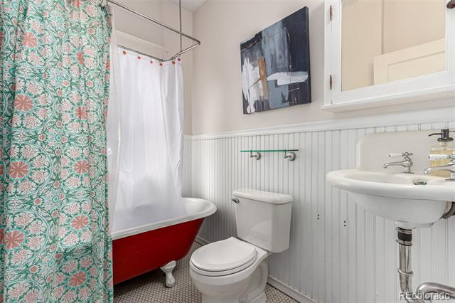 2664 Dahlia Street