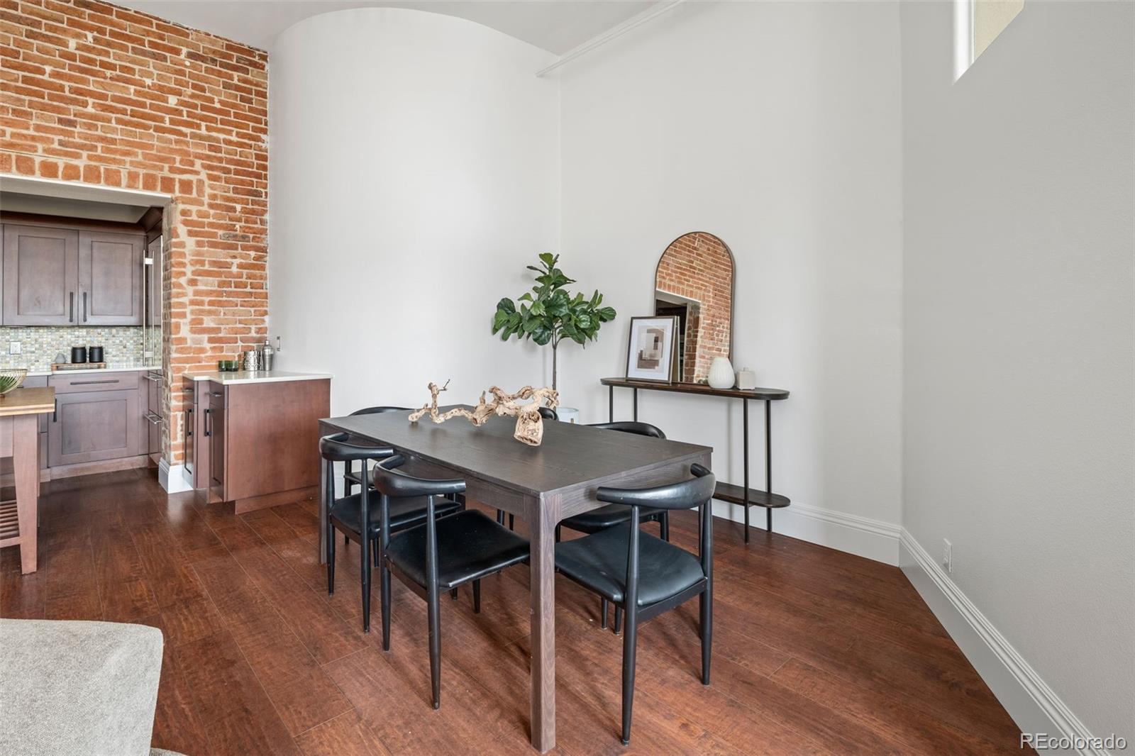1140 Columbine Street Unit: 206