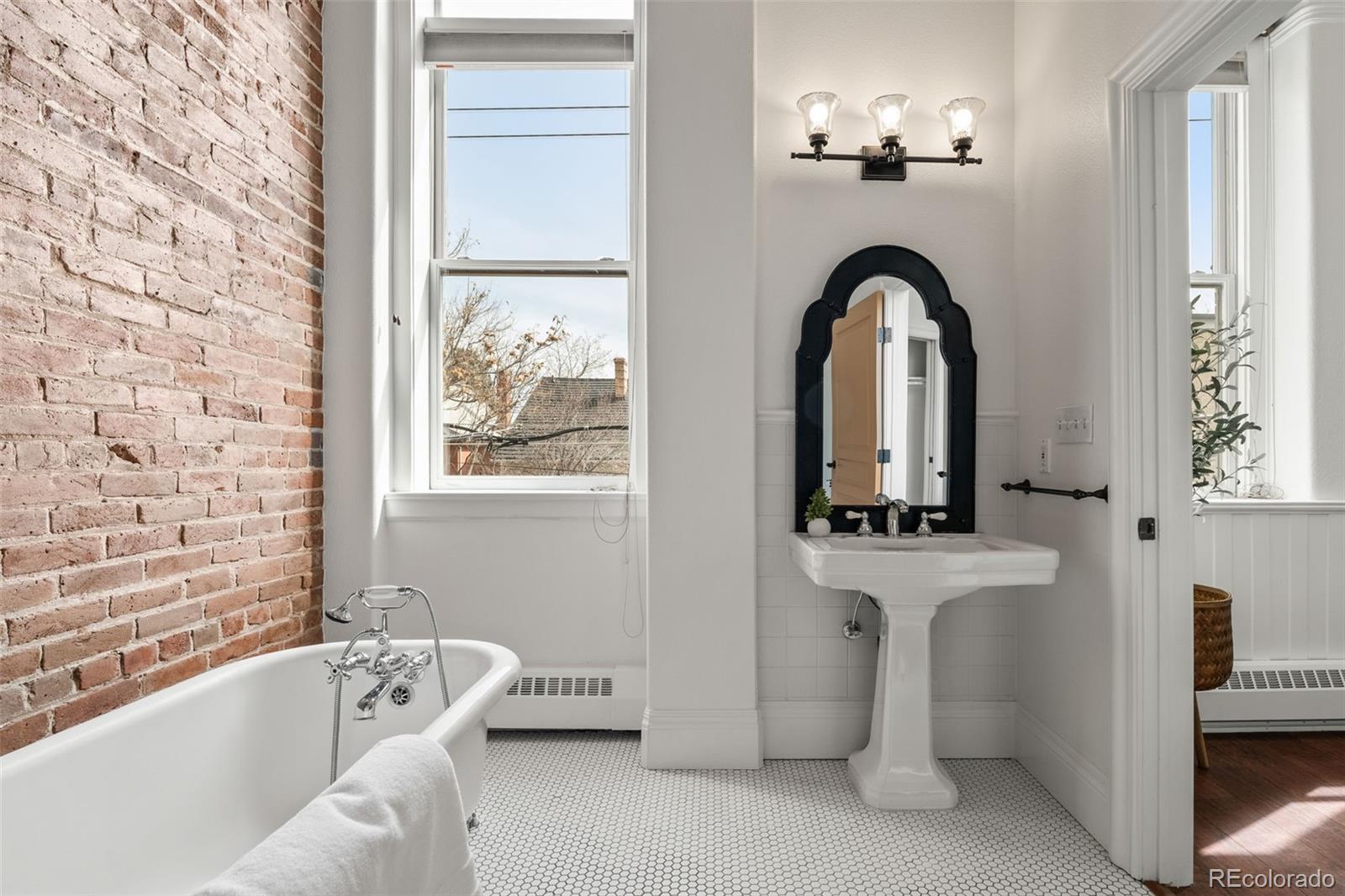 1140 Columbine Street Unit: 206