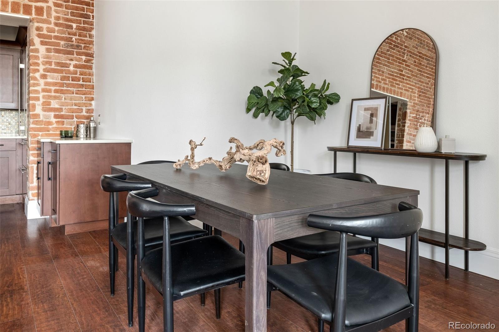 1140 Columbine Street Unit: 206
