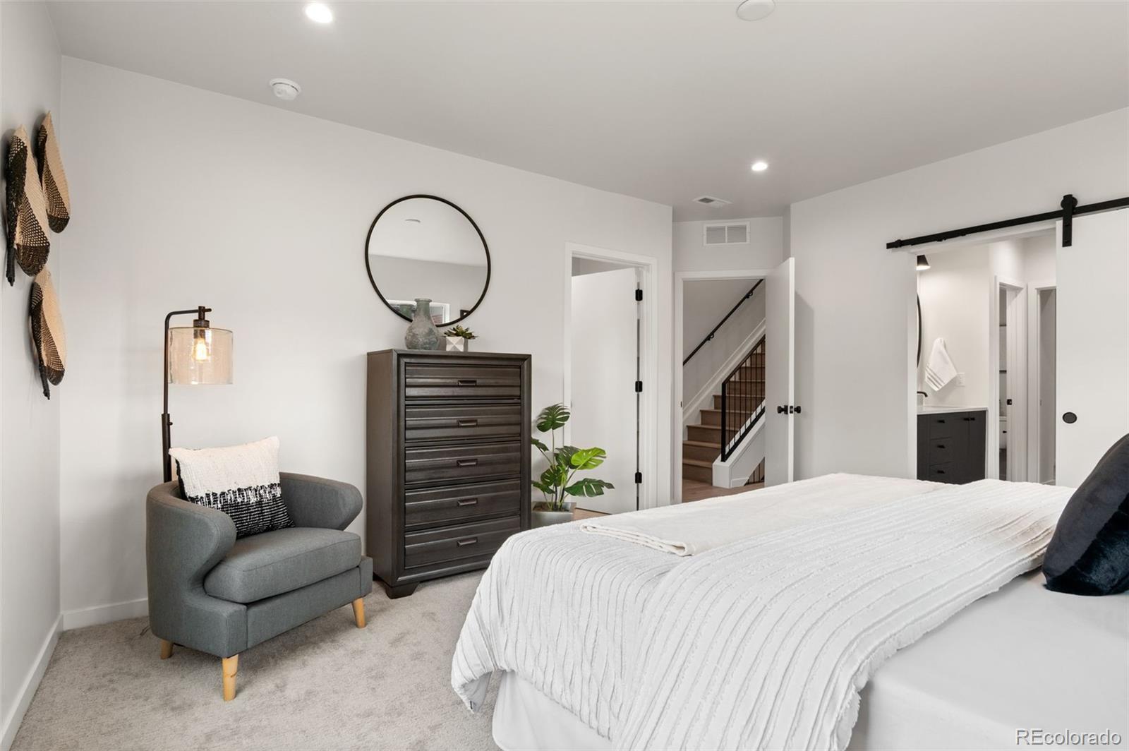 2122 S Cherokee Street