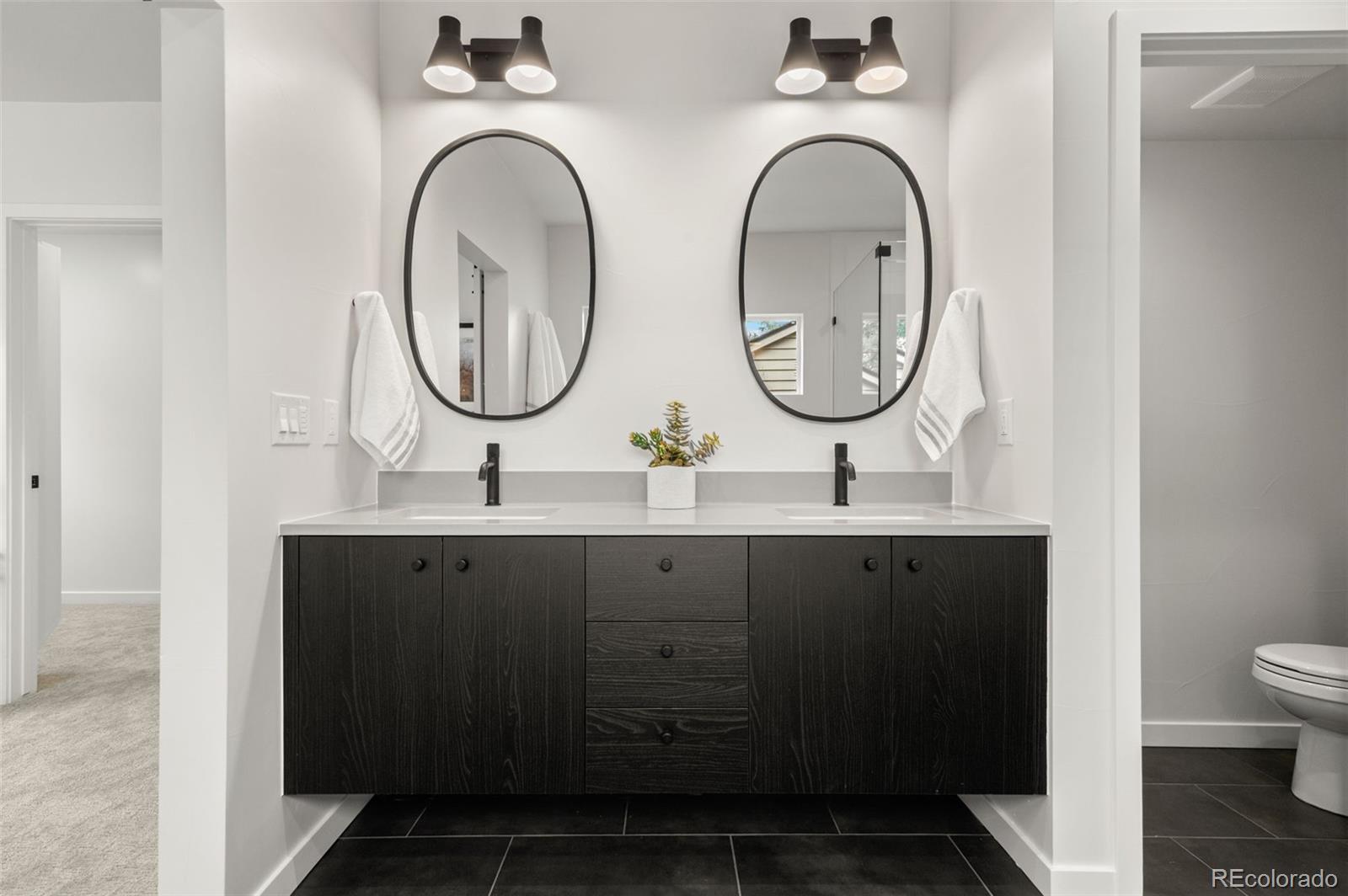 2122 S Cherokee Street