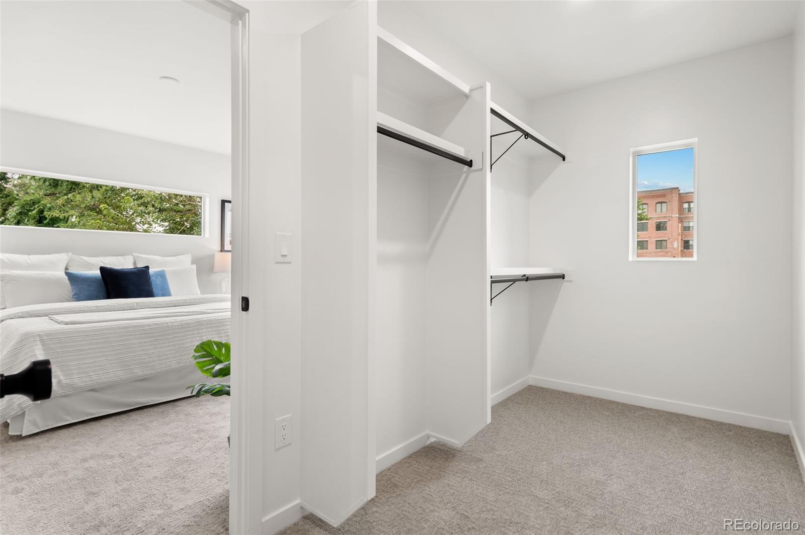 2122 S Cherokee Street