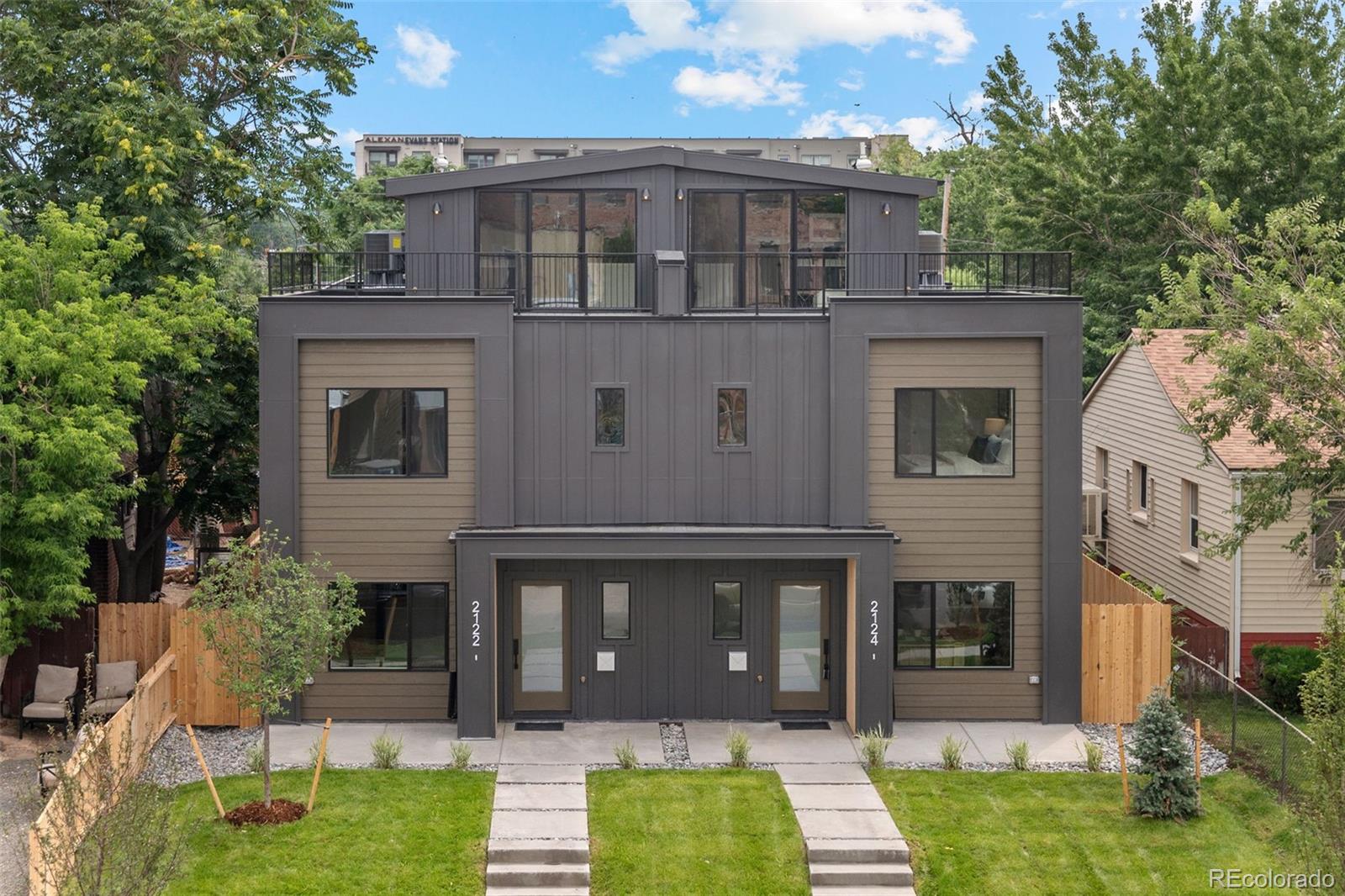 2122 S Cherokee Street