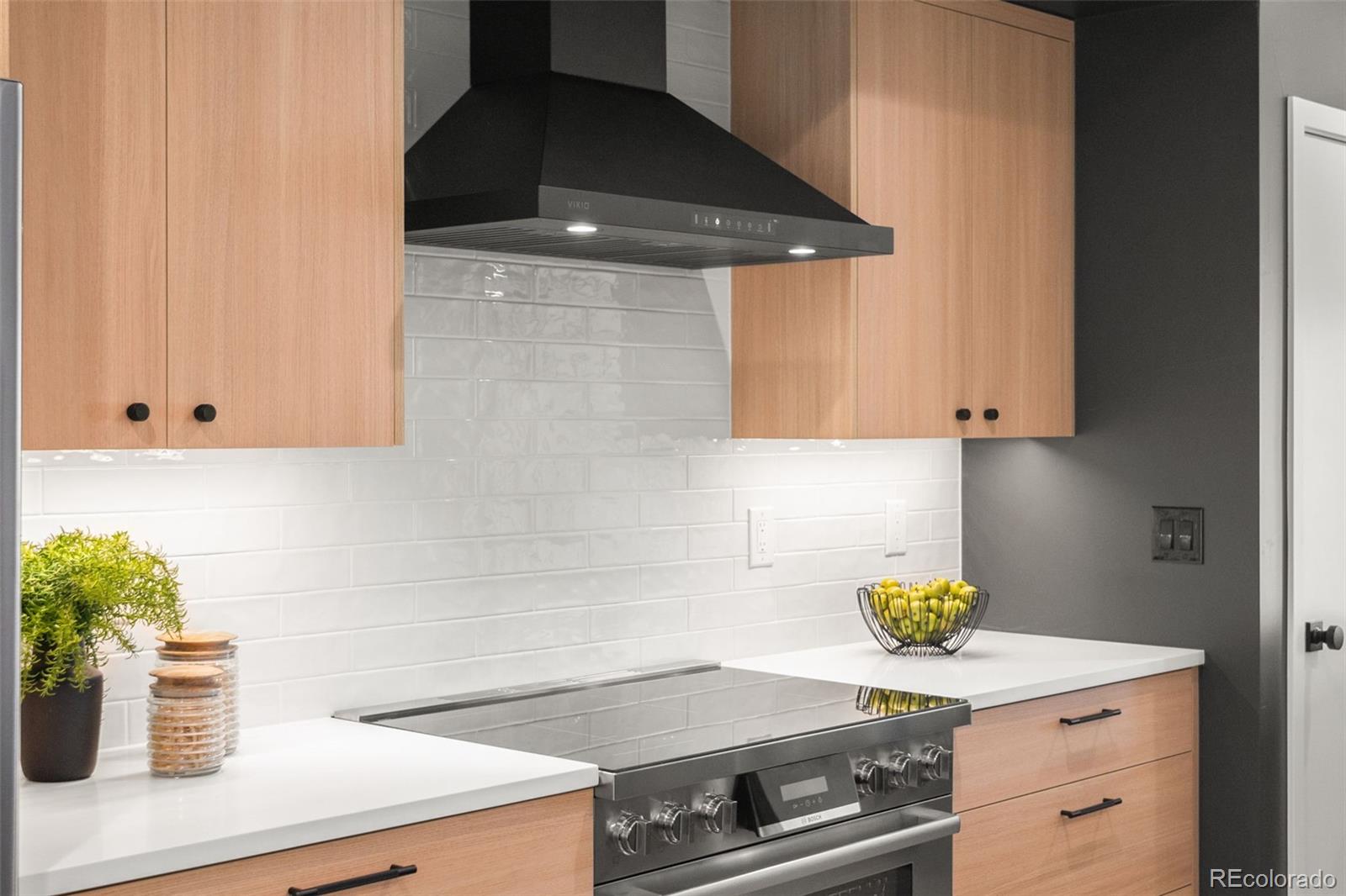 2122 S Cherokee Street