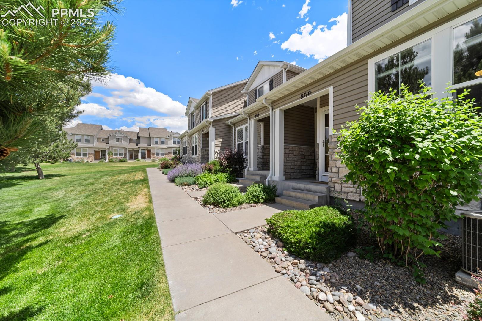 8710 Bamboo Grove