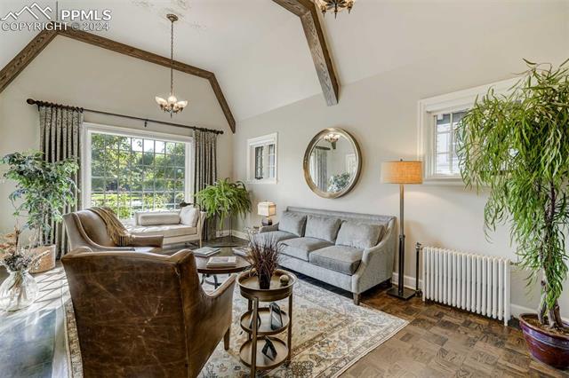 1424 N Cascade Avenue