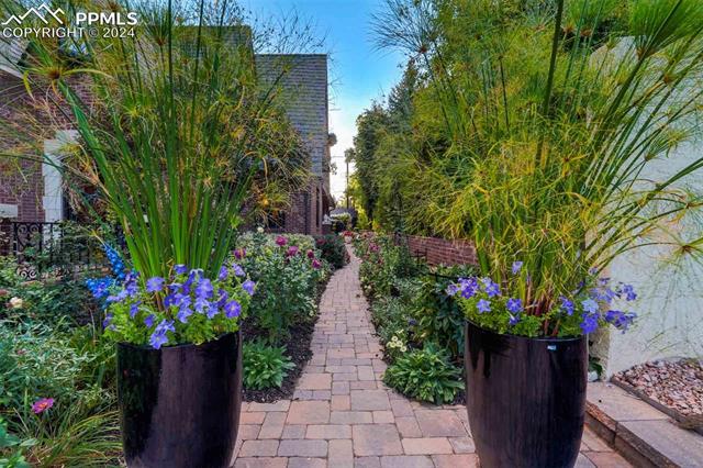 1424 N Cascade Avenue