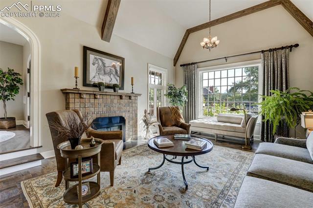 1424 N Cascade Avenue