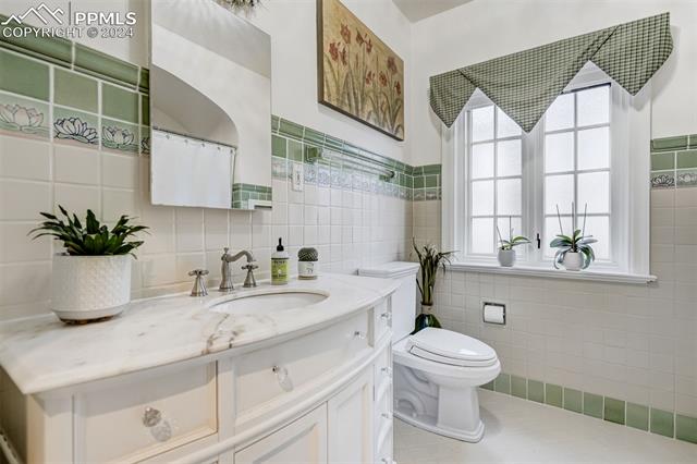 1424 N Cascade Avenue