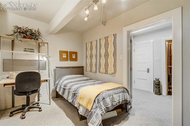 1424 N Cascade Avenue