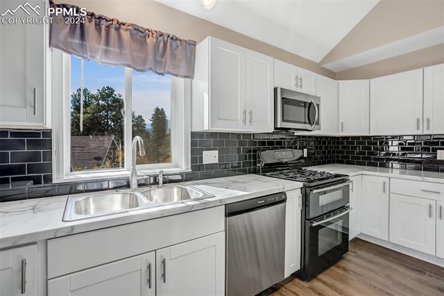 1080 Woodland Avenue