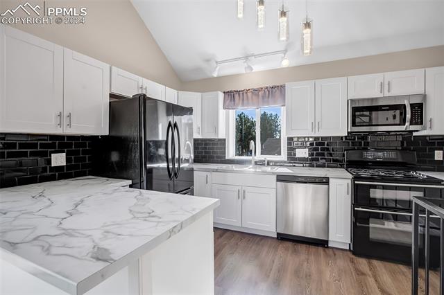 1080 Woodland Avenue