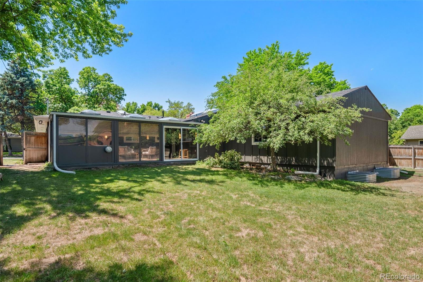 2309 E Floyd Place