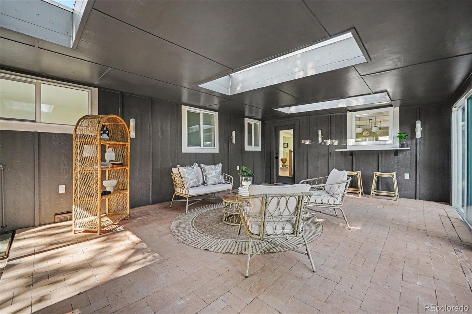 2309 E Floyd Place
