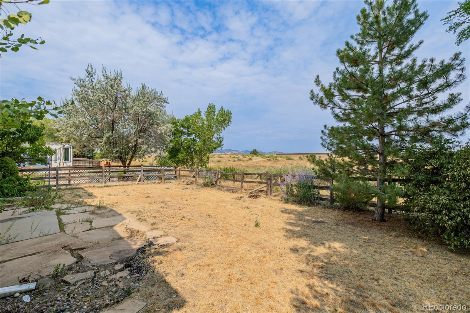 10059 Silvercliff Lane