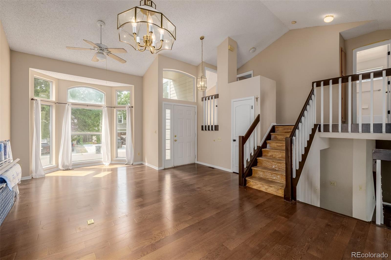 10059 Silvercliff Lane