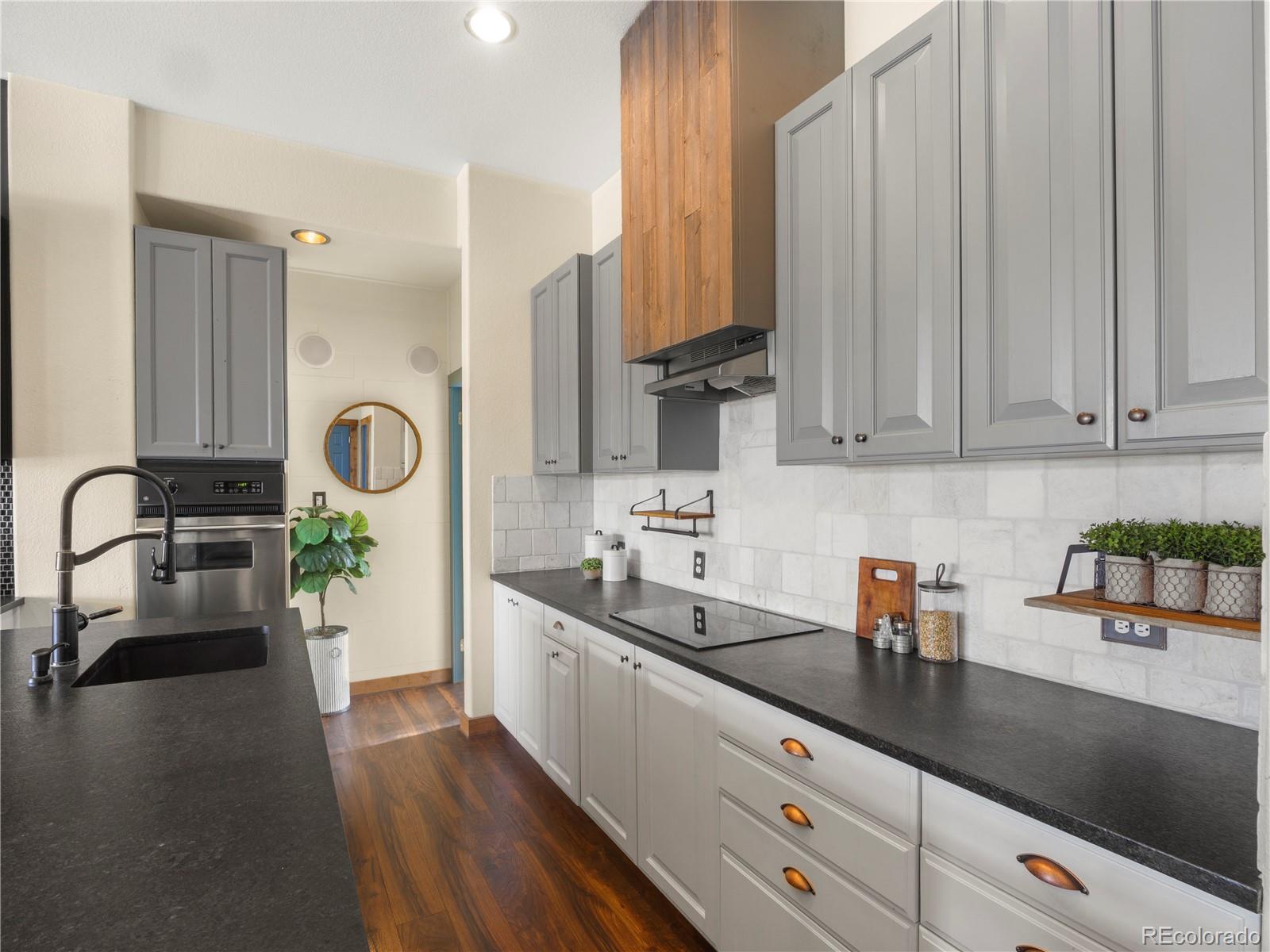 5359 Balsam Street Unit: 201