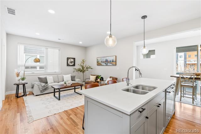 1733 Irving Street Unit: 101