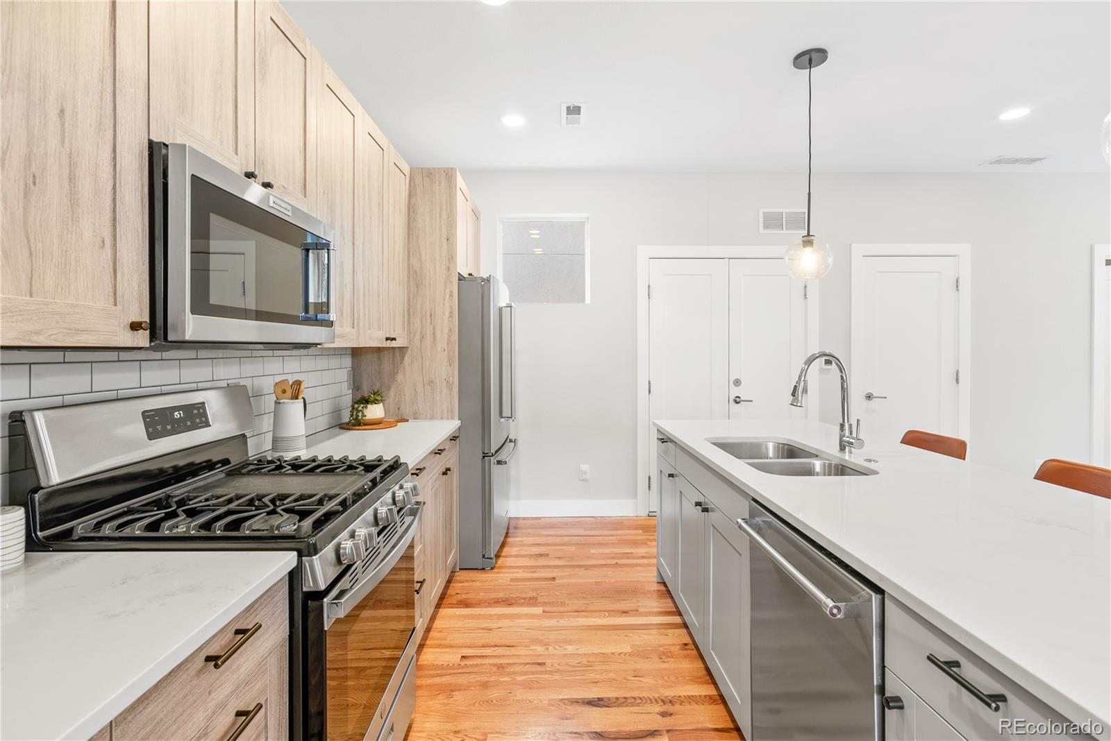1733 Irving Street Unit: 101